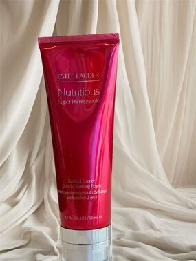 Estée Lauder Nutritious Super-Pomegranate Cleansing Foam - Shiny Red Tube